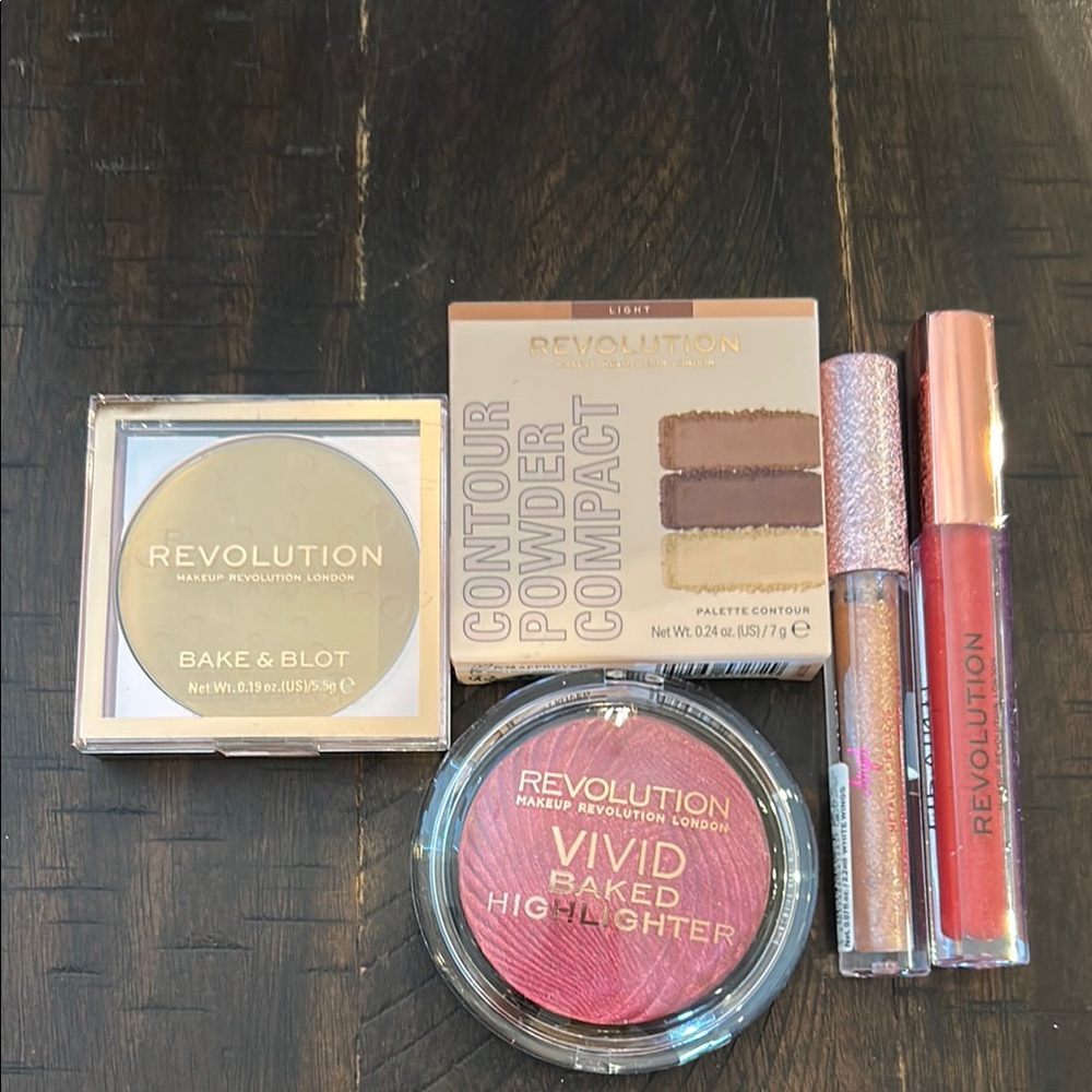 Revolution Makeup Set - Pink and Brown Shades